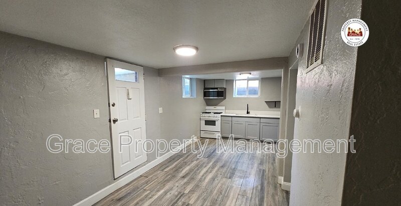 1950 1/2 Oswego St in Aurora, CO - Building Photo