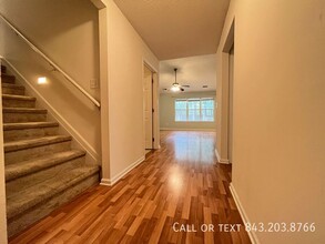 7255 Sweetgrass Blvd in Hanahan, SC - Foto de edificio - Building Photo