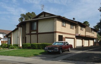 HISTORIC DOWNTOWN 4PLEX IN RIVERSIDE Apartments