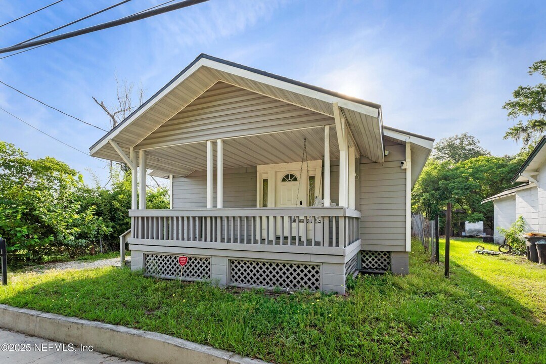 277 Crystal St in Jacksonville, FL - Building Photo