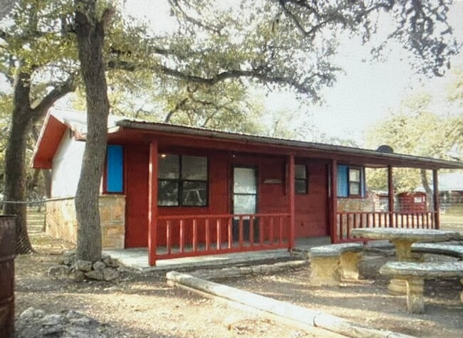 210 Moss Oak Rd in New Braunfels, TX - Building Photo - Building Photo