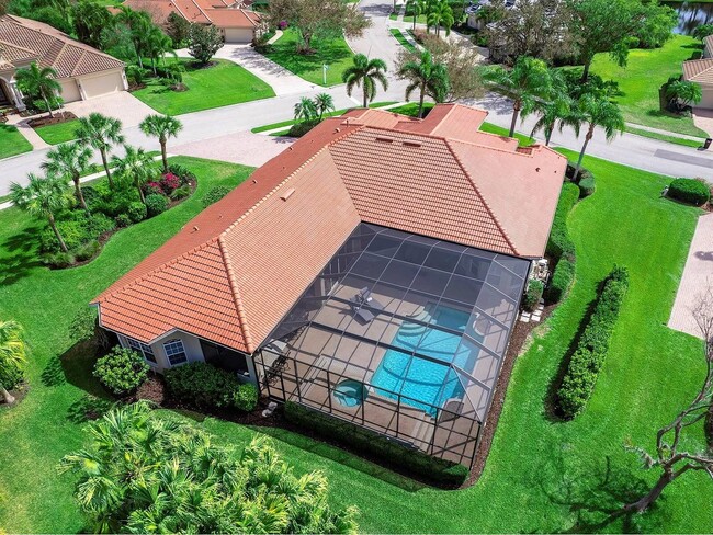 7934 Royal Birkdale Cir in Lakewood Ranch, FL - Building Photo - Building Photo