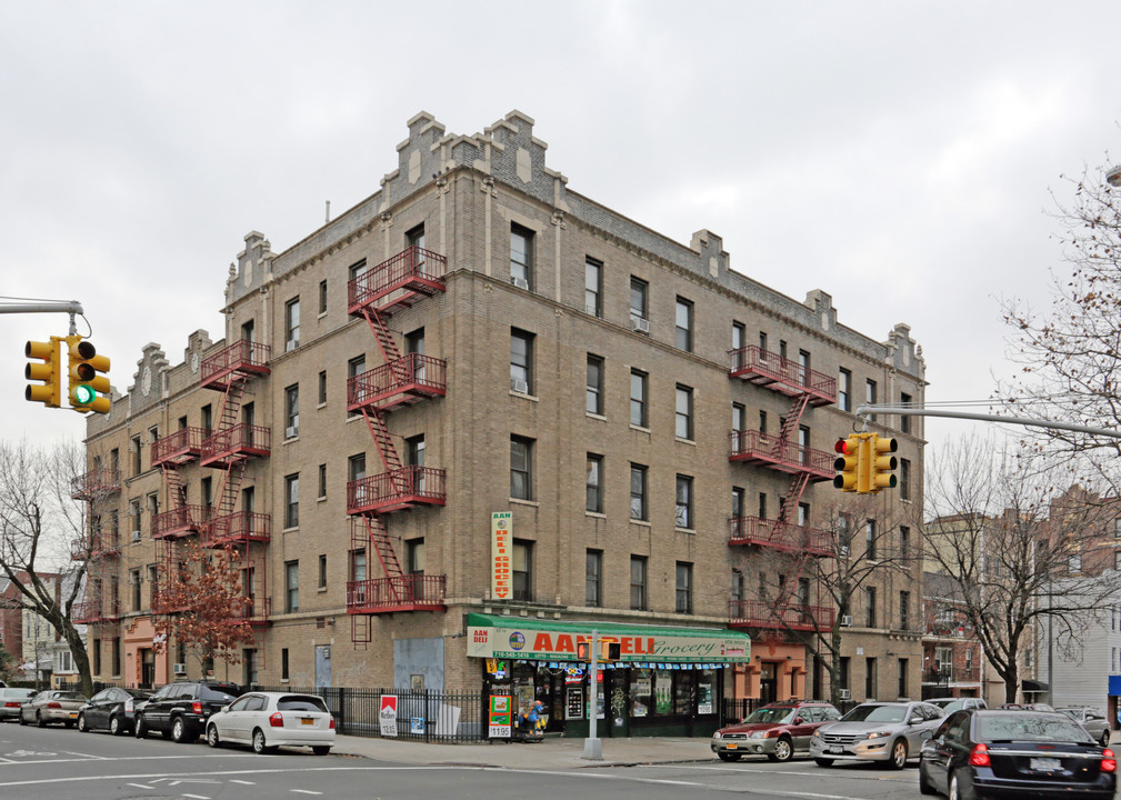 35-14 28th Avenue in Astoria, NY - Building Photo