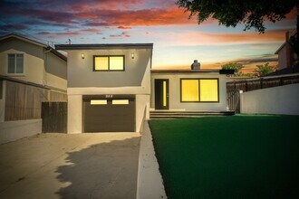 245 Houston Dr in Thousand Oaks, CA - Building Photo - Building Photo