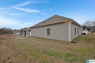 615 Troubadour Ln in Jasper, AL - Foto de edificio - Building Photo