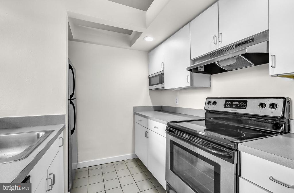 303 Vine St in Philadelphia, PA - Building Photo