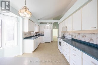 69 Lawson Rd in Toronto, ON - Building Photo - Building Photo