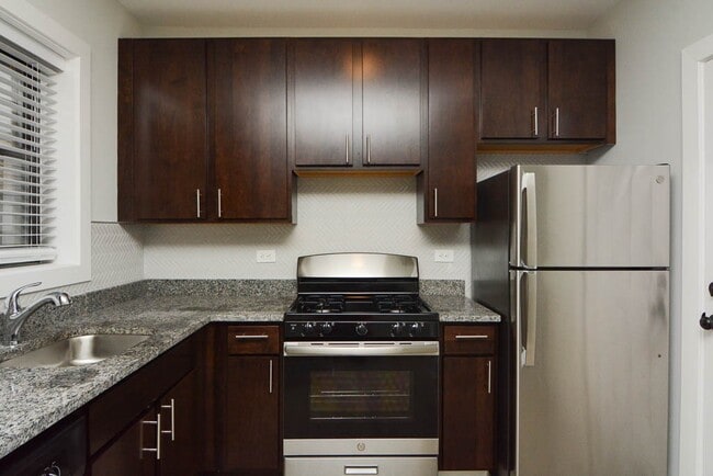 706 W Brompton Ave in Chicago, IL - Building Photo - Building Photo