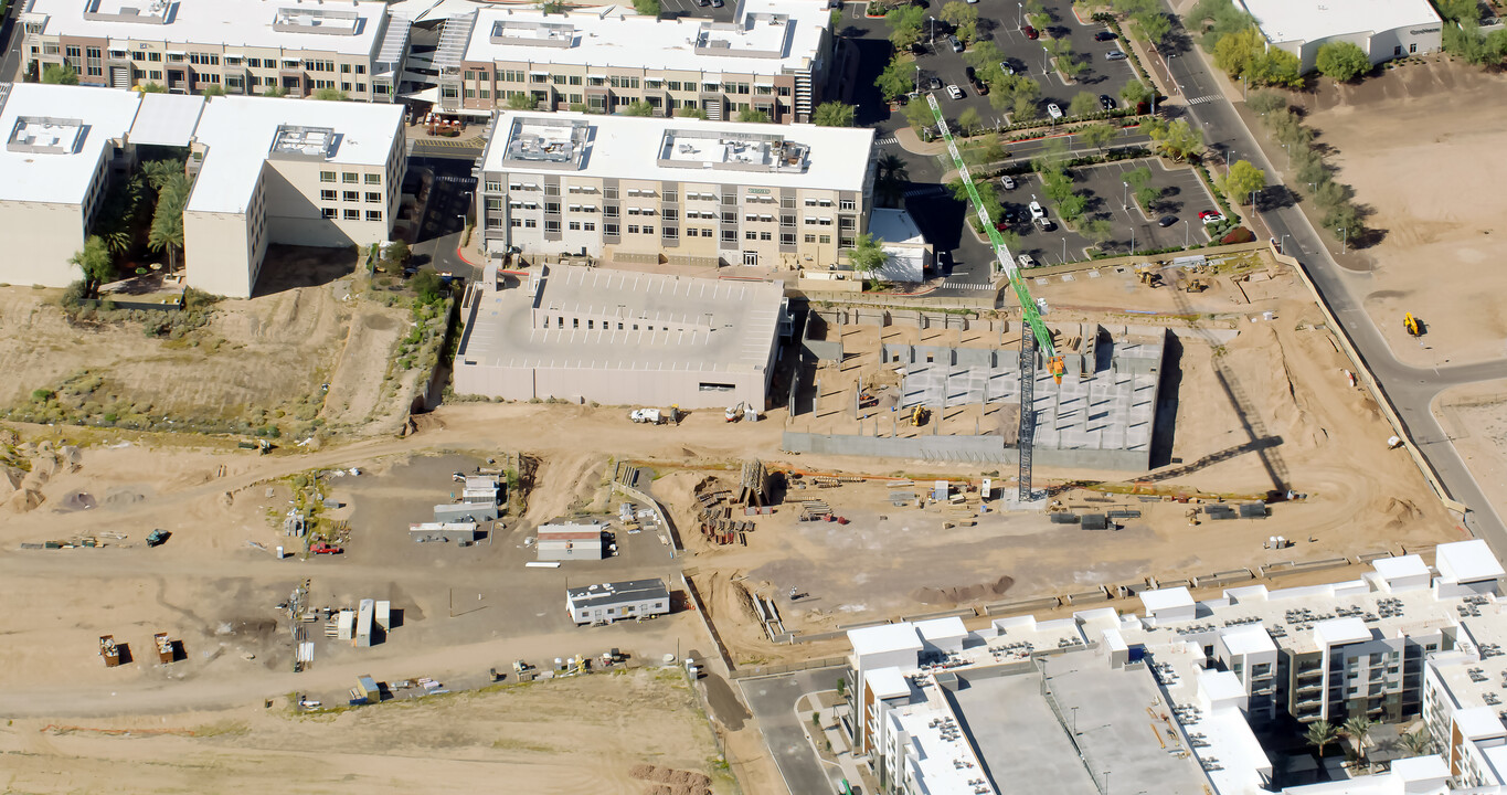 20700 N 55th St in Phoenix, AZ - Building Photo