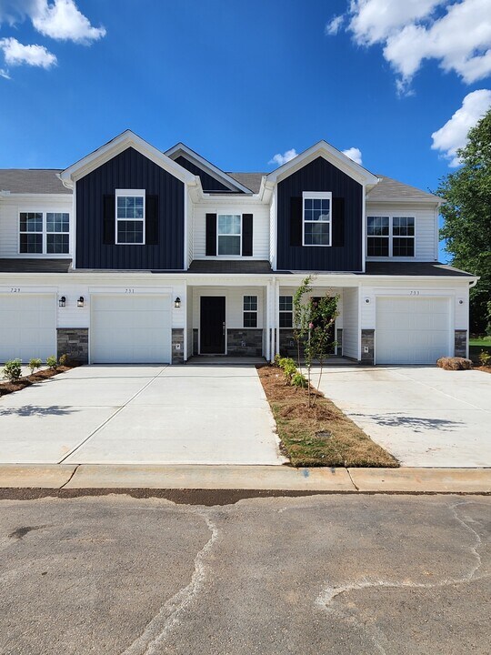 731 Peyden Ln in Spartanburg, SC - Building Photo