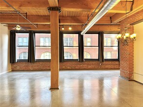 1015 Washington Ave in St. Louis, MO - Foto de edificio - Building Photo