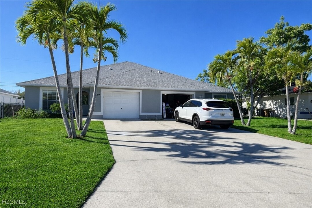 3216 SW 7th Pl in Cape Coral, FL - Foto de edificio
