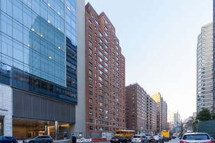 Park Sutton in New York, NY - Foto de edificio - Building Photo