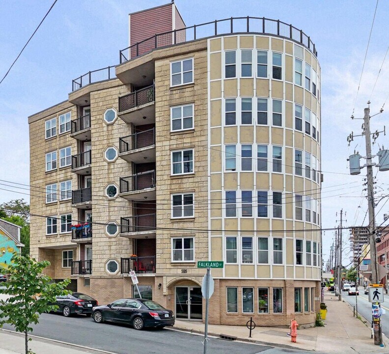 5505 Falkland St in Halifax, NS - Building Photo