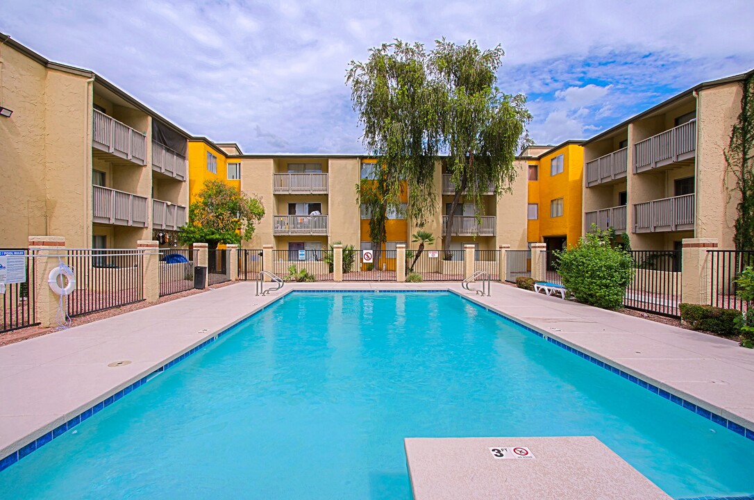 Santa Fe Springs in Phoenix, AZ - Foto de edificio