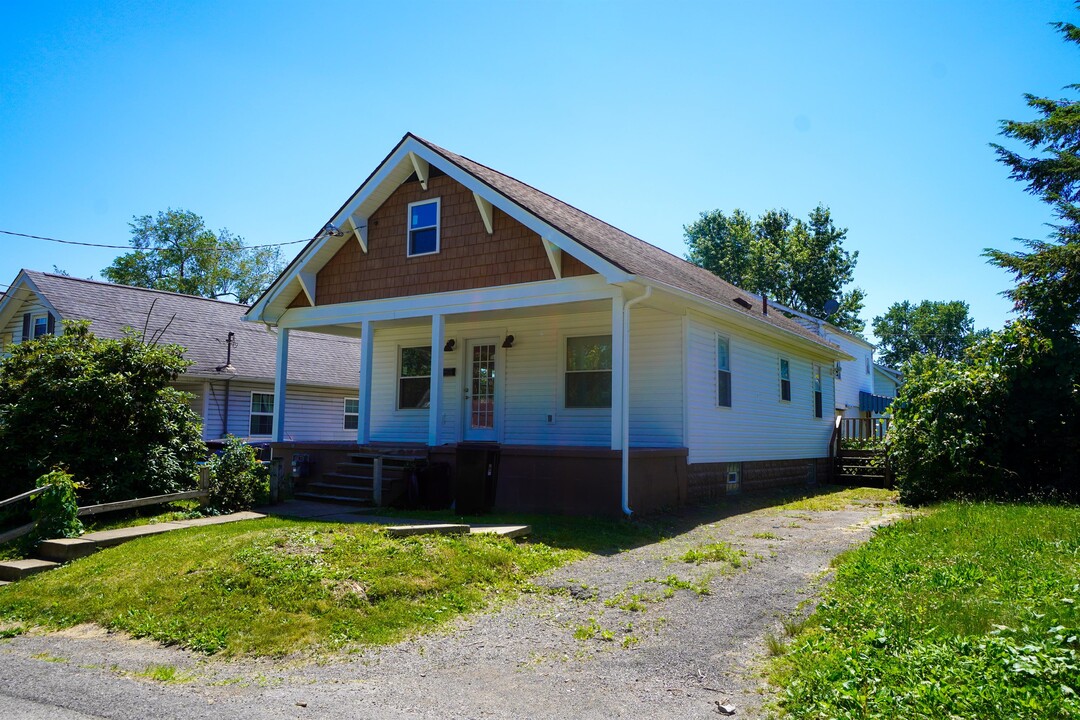 904 Cherry St in Aliquippa, PA - Foto de edificio