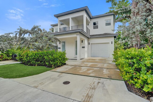 property at 1213 W Las Olas Blvd