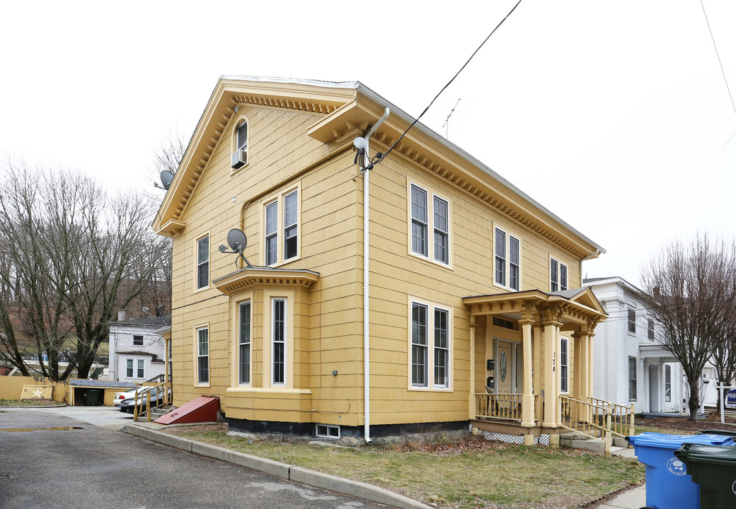 174 Broadway in Norwich, CT - Building Photo