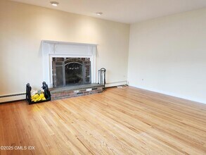 12 Palmer St in Greenwich, CT - Foto de edificio - Building Photo