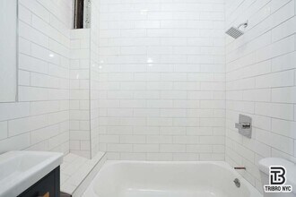 66 Grove St in Brooklyn, NY - Building Photo - Building Photo
