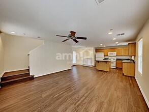 8936 Sally Rose Ave in Las Vegas, NV - Foto de edificio - Building Photo