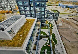 395 Square One Dr in Mississauga, ON - Building Photo - Building Photo
