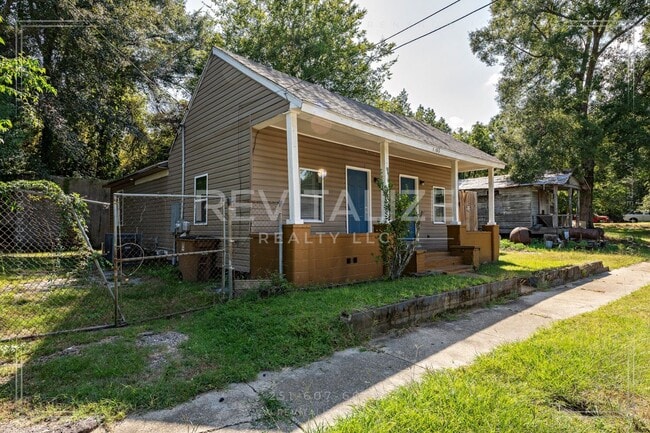 1105 Adams St in Mobile, AL - Building Photo - Building Photo