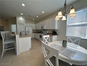 28200 Caballero Way in Bonita Springs, FL - Building Photo - Building Photo