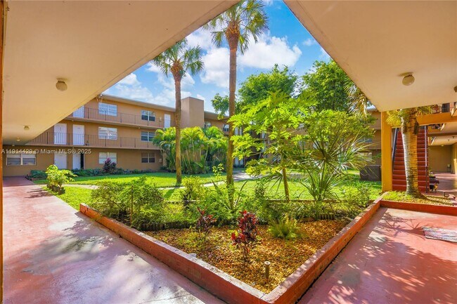 1330 W 54th St in Hialeah, FL - Building Photo - Building Photo