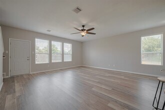 2810 Meadowbrook Lane in Rosenberg, TX - Building Photo - Building Photo