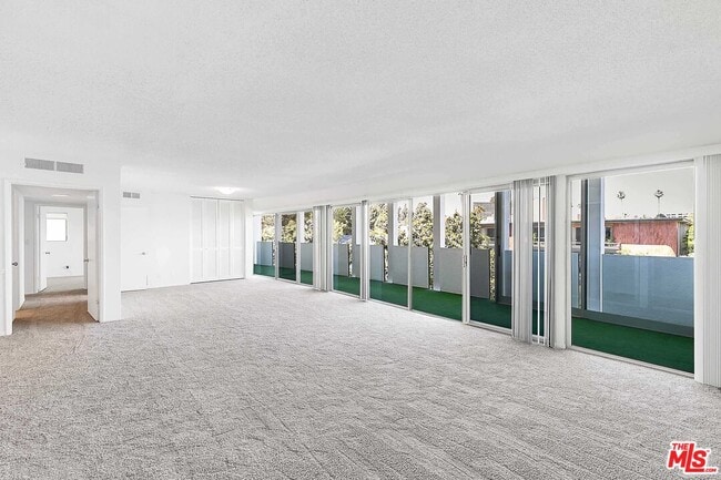 property at 825 S Gretna Green Way