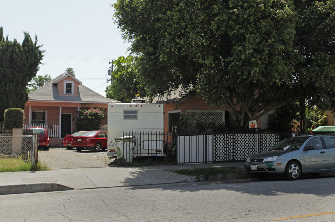 6710 Middleton St in Huntington Park, CA - Building Photo