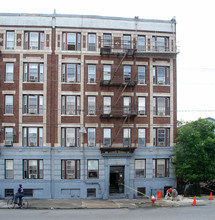 1300-1304 Palisade Ave in Union City, NJ - Foto de edificio - Building Photo