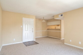 Rockridge Springs Apartments in Houston, TX - Building Photo - Interior Photo