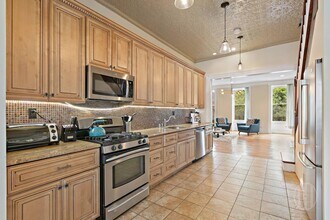 31 W 84th St in New York, NY - Building Photo - Building Photo