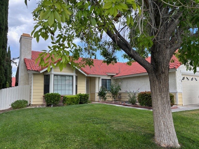 2856 College Park Dr W in Lancaster, CA - Building Photo