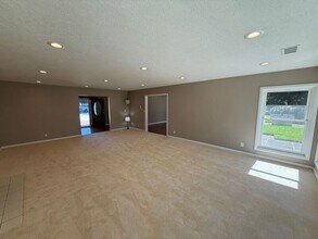 4135 Rivercrest Dr N in Keizer, OR - Building Photo - Building Photo