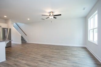 Ashcroft Townhomes in Clayton, NC - Foto de edificio - Interior Photo