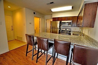 6910 Skillman St in Dallas, TX - Building Photo - Building Photo