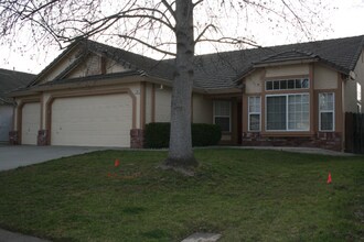 1297 Canevari Dr in Roseville, CA - Building Photo - Building Photo