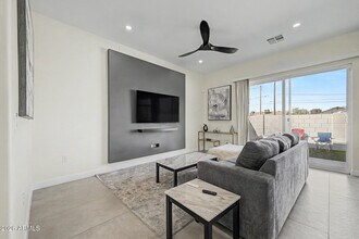 1344 E Polk St in Phoenix, AZ - Building Photo - Building Photo