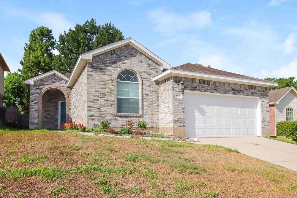 2309 Highland Crossing Dr in Conroe, TX - Building Photo