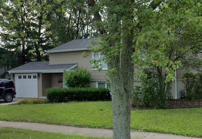 property at 8925 Golfview Dr