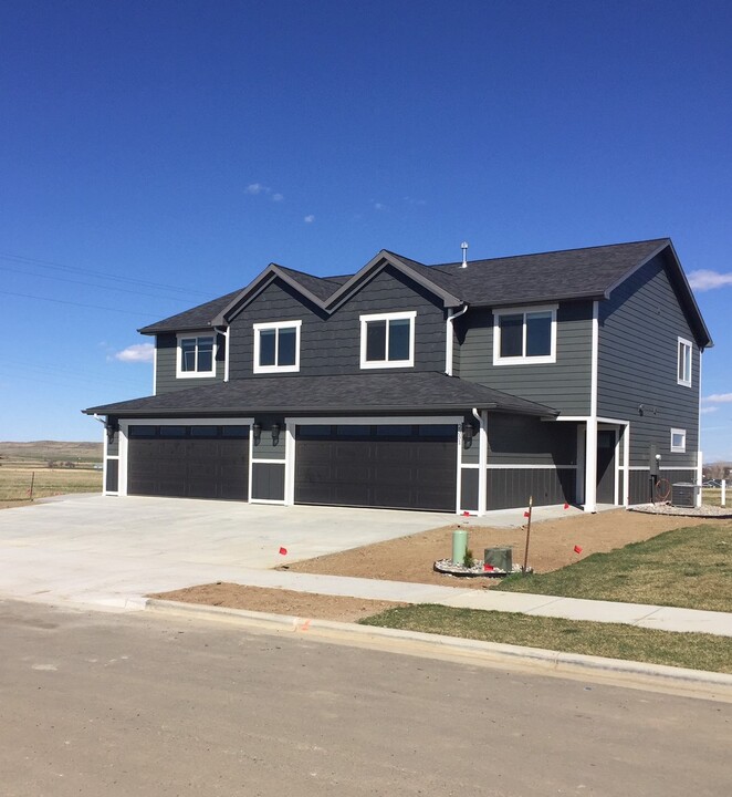 2351 Gleneagles Blvd in Billings, MT - Building Photo