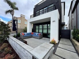 230 2nd St in Huntington Beach, CA - Building Photo