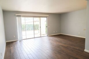 5989 Rancho Mission Rd, Unit #106 in San Diego, CA - Building Photo