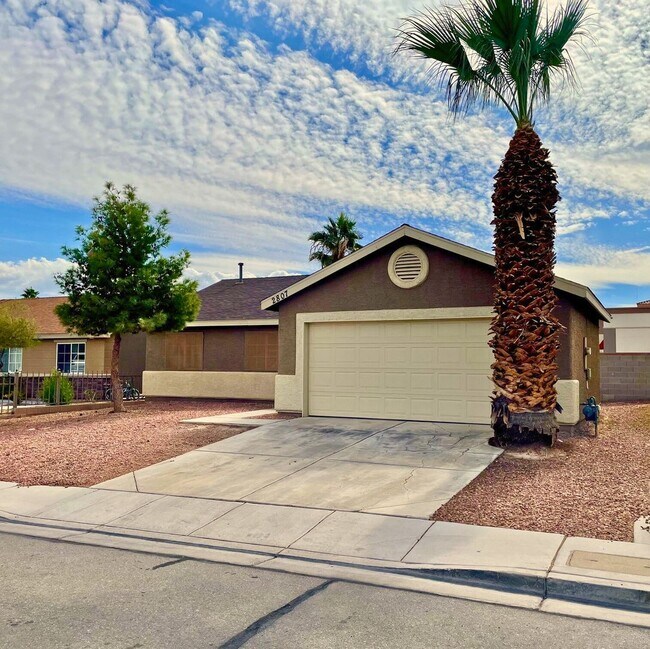 2807 The Avenue N in North Las Vegas, NV - Building Photo - Building Photo