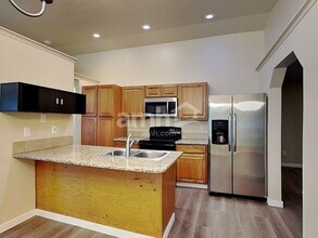 1745 W McGlinchey St in Meridian, ID - Foto de edificio - Building Photo