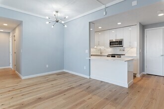 8 Whittier Pl in Boston, MA - Building Photo - Building Photo