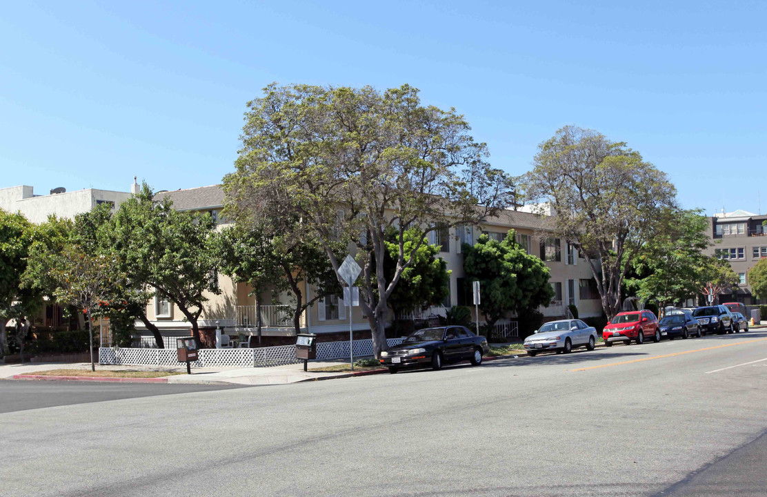 828 Arizona Ave in Santa Monica, CA - Building Photo